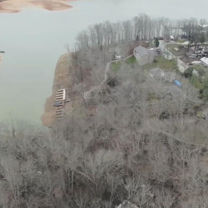 Homes destroyed on Nolin Lake after high winds create 'war zone' for volunteer firefighters